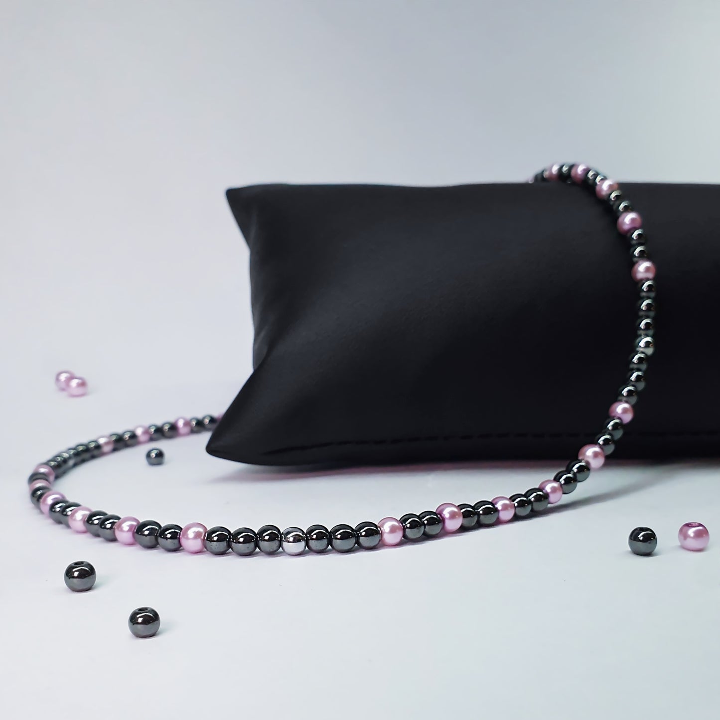 HEMATITE || Pearl Accent Bead Necklace