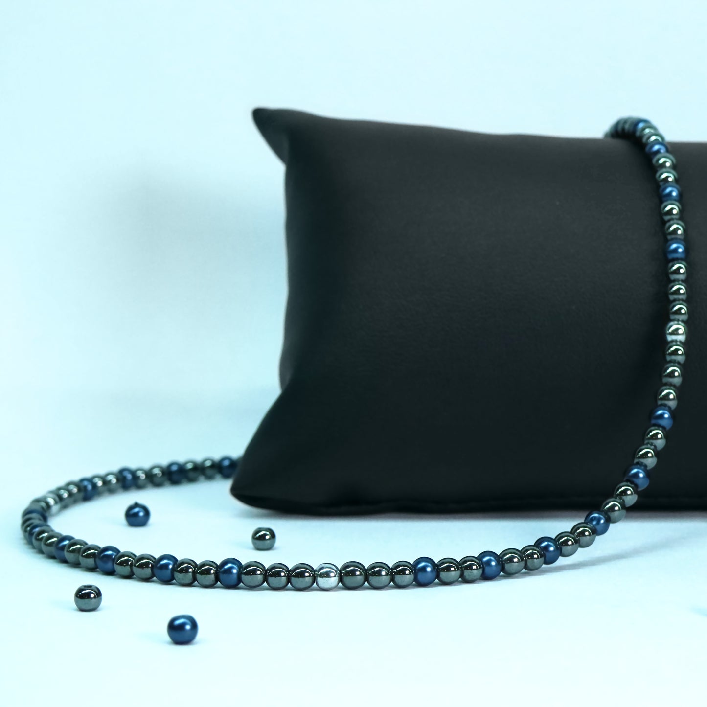 HEMATITE || Pearl Accent Bead Necklace