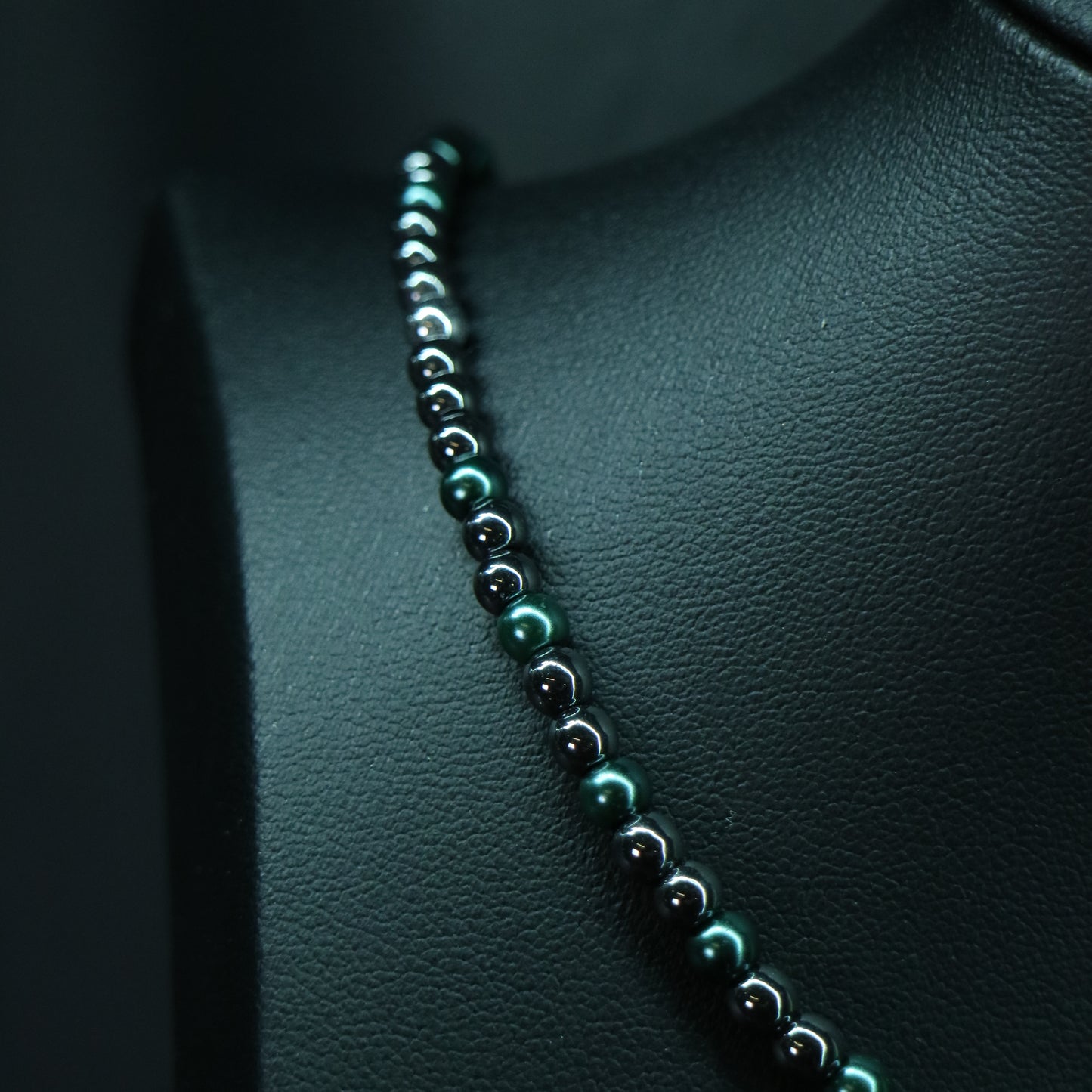 HEMATITE || Pearl Accent Bead Necklace